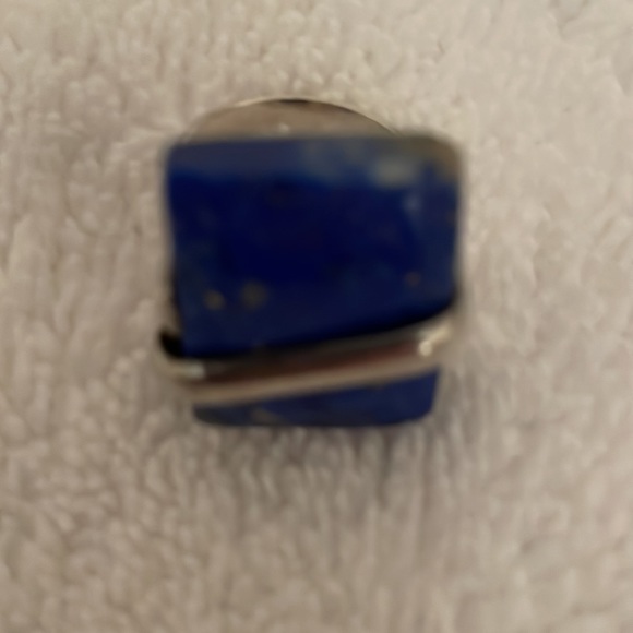 Ring with gorgeous blue stone. The stone is approx. 1/2 inch x 3/4 inch.in size. - Picture 4 of 5